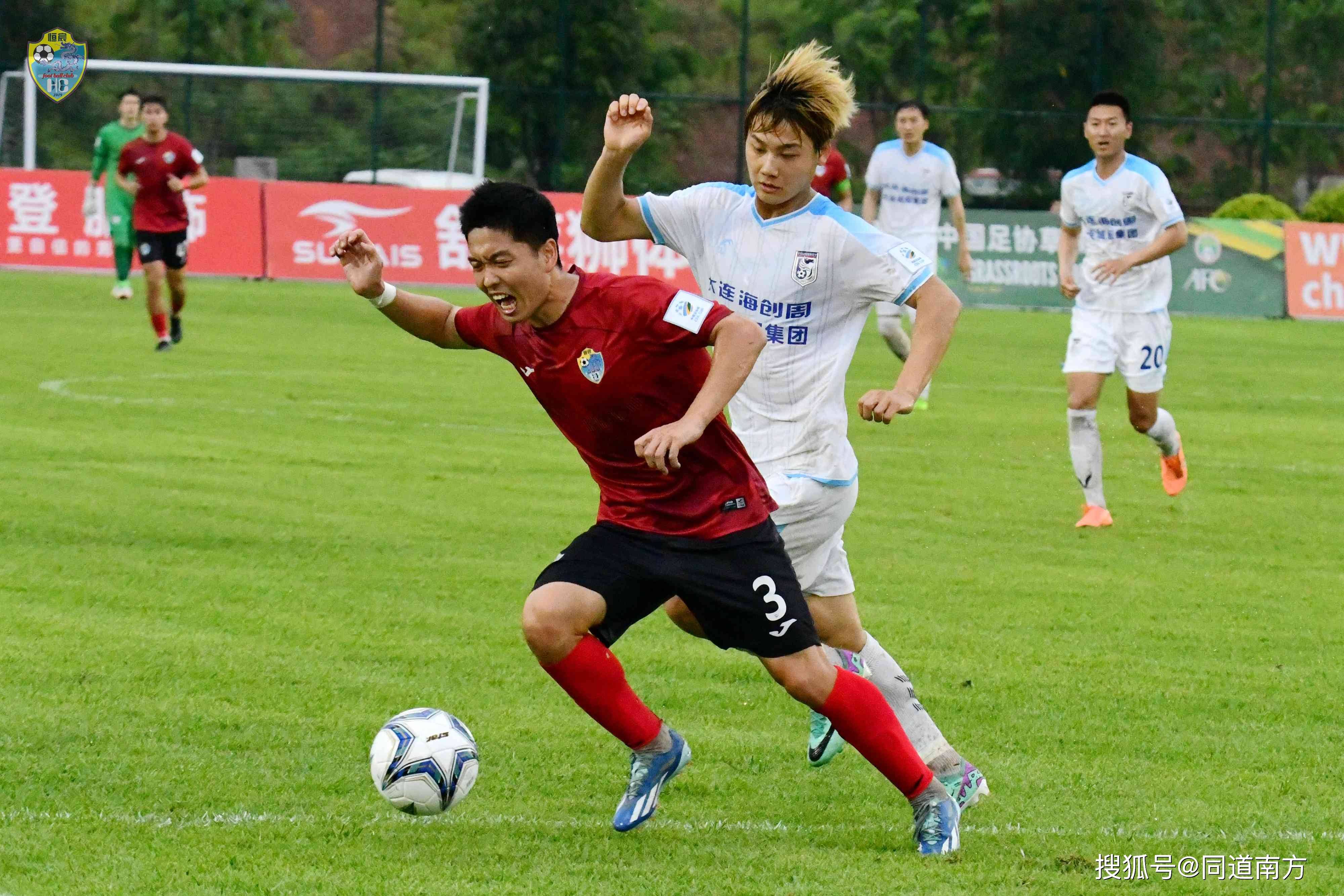 中国足球超级联赛激烈角逐球员风情万种 中国足球超级联赛激烈角逐球员风情万种