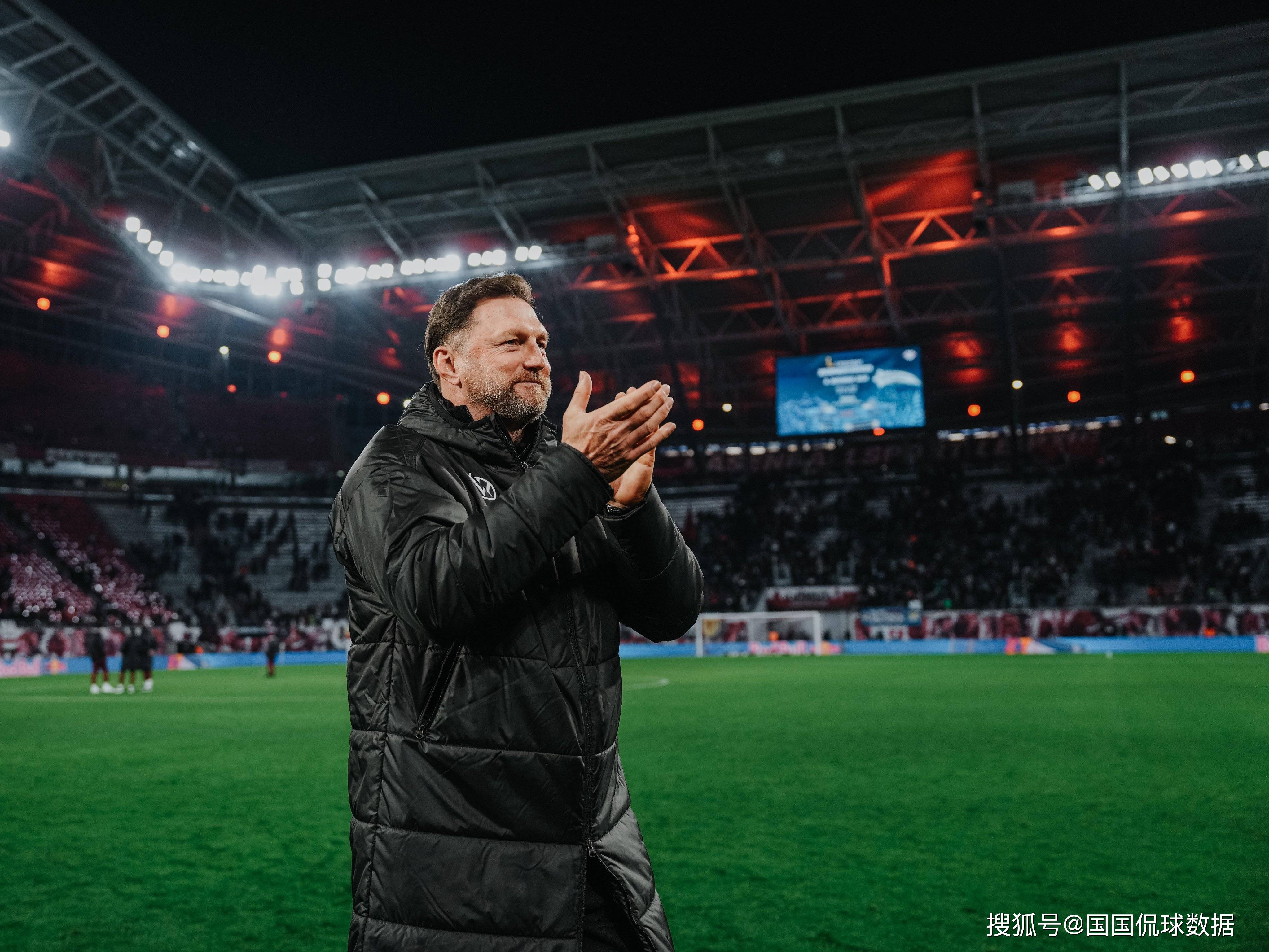 沃尔夫斯堡一场逆转,取得来之不易的三分 沃尔夫斯堡一场逆转,取得来之不易的三分