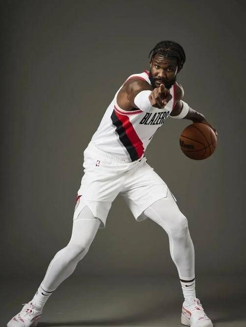 开拓者客场轻取爵士,稳定在西部前列 开拓者客场轻取爵士,稳定在西部前列