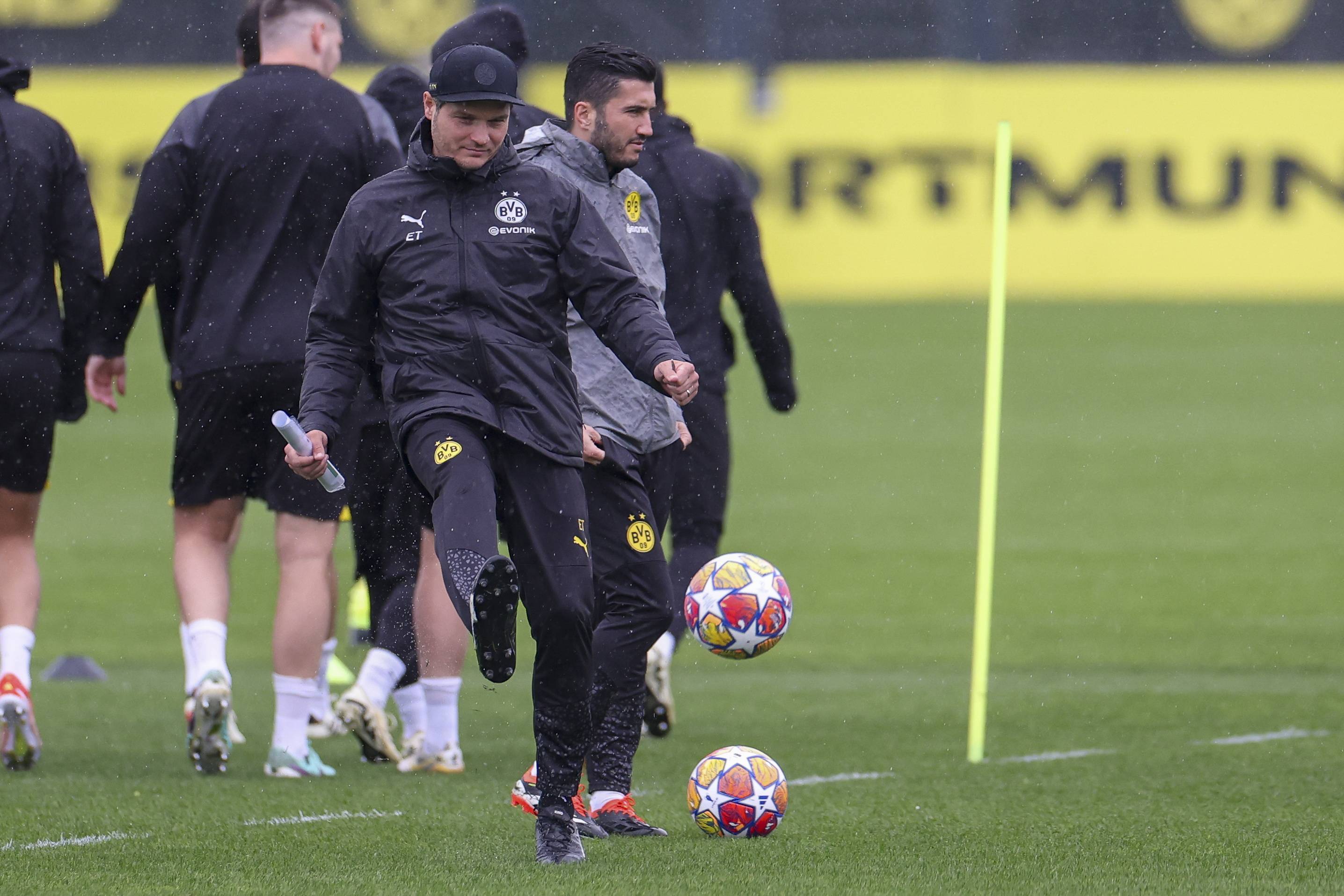 多特蒙德球员心怀感恩,训练备战下周比赛 多特蒙德球员心怀感恩,训练备战下周比赛