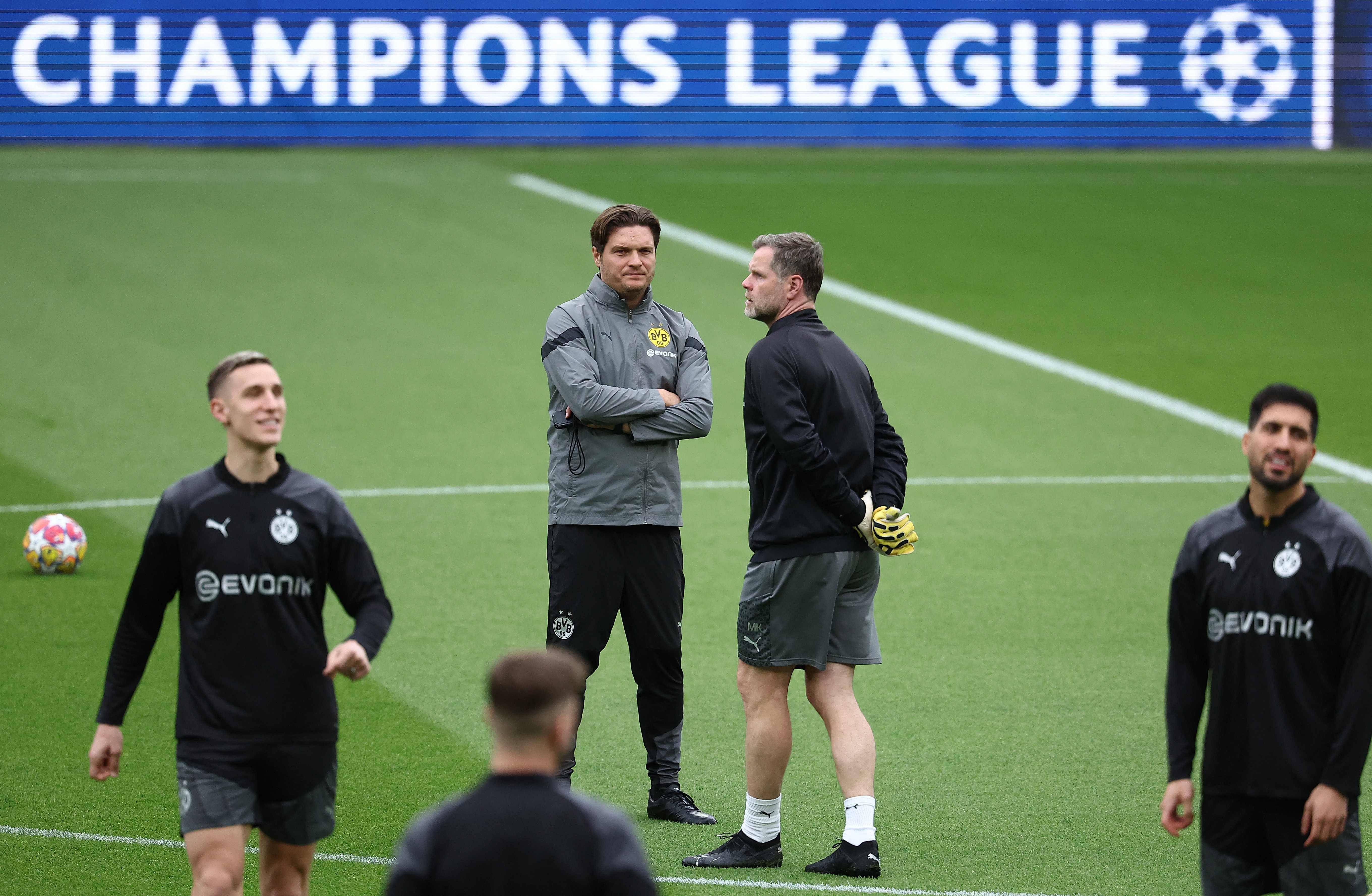 多特蒙德球员心怀感恩,训练备战下周比赛 多特蒙德球员心怀感恩,训练备战下周比赛