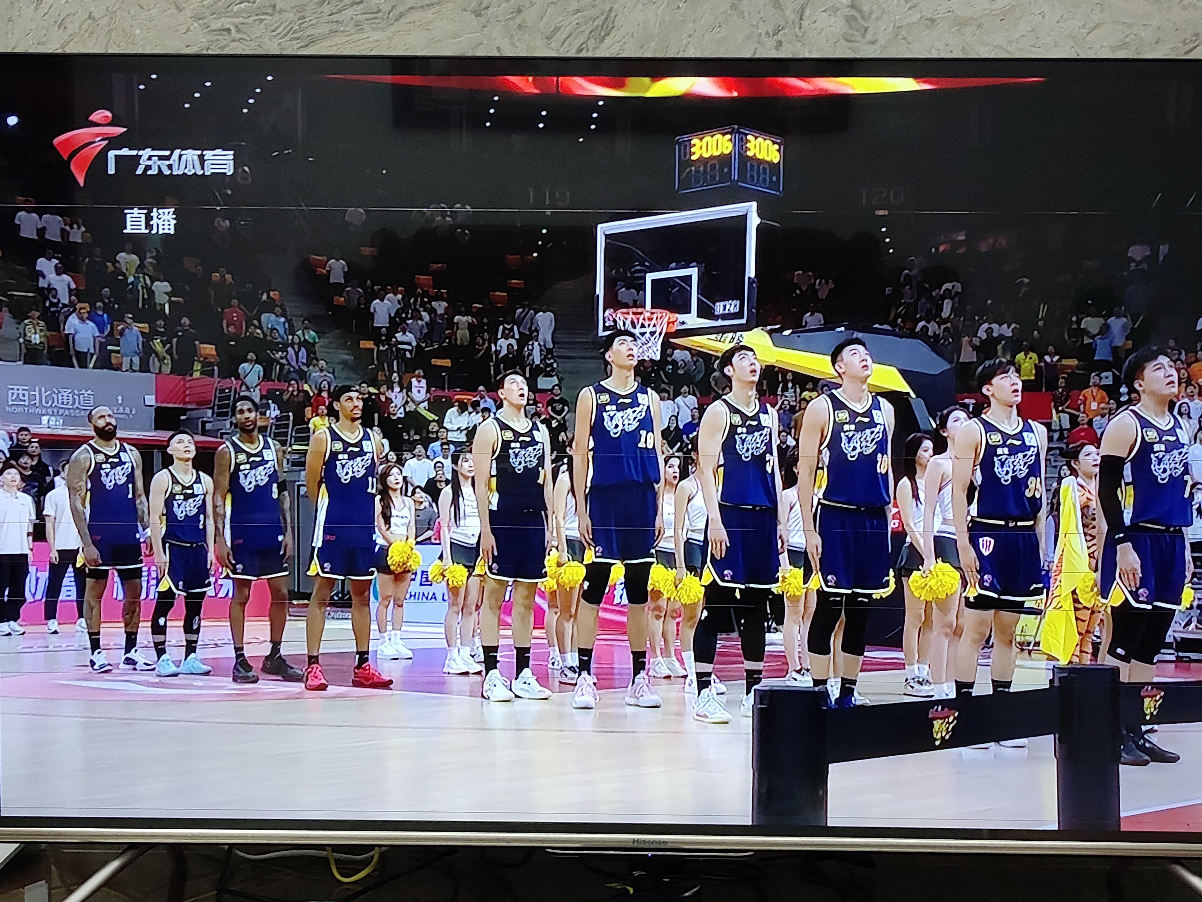 广东队对阵江苏男篮的比赛惊险刺激 广东队对阵江苏男篮的比赛惊险刺激