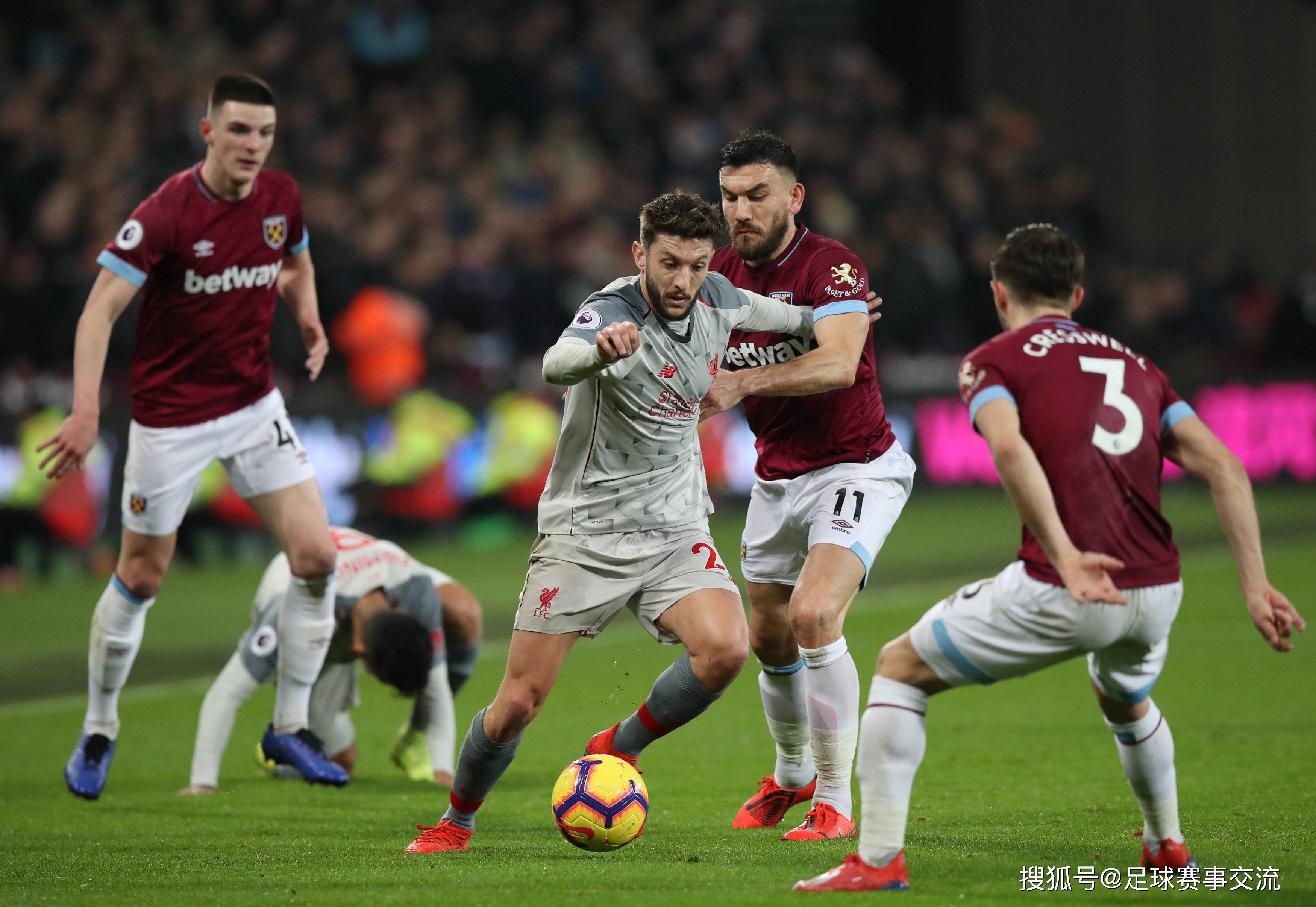 足球比赛剧情波澜起伏,球队竞争激烈 足球比赛剧情波澜起伏,球队竞争激烈